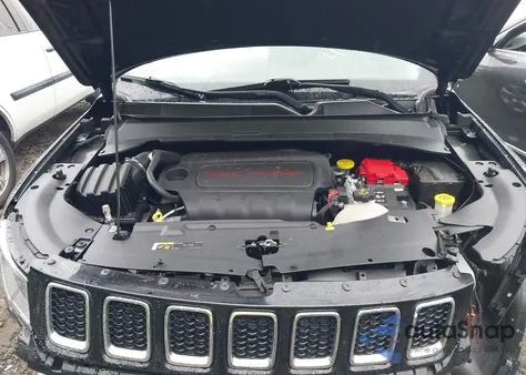 2021 Jeep Compass Latitude 4X4 z USA, uszkodzony, nr VIN 3C4NJDBBXMT575577